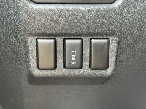 Used 2012 Nissan Titan SV w/ SV Value Truck Pkg AWD/4WD image 16