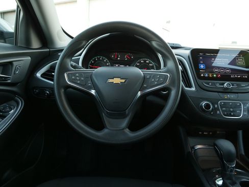 Used 2024 Chevrolet Malibu LT image 21
