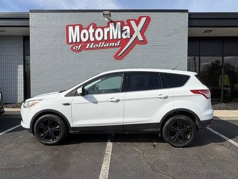 Used 2015 Ford Escape SE image 1