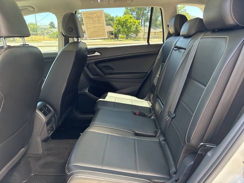 Used 2021 Volkswagen Tiguan SE w/ Panoramic Sunroof Package AWD/4WD image 10
