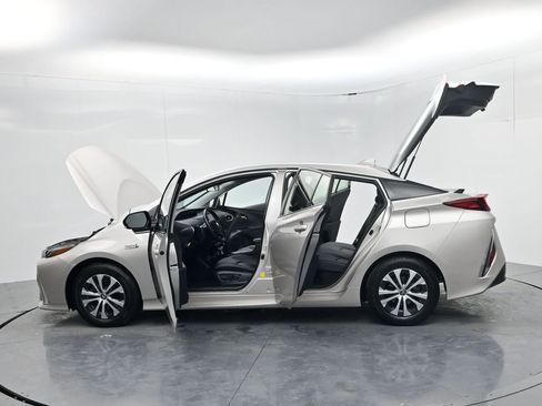 Used 2020 Toyota Prius Prime XLE image 57