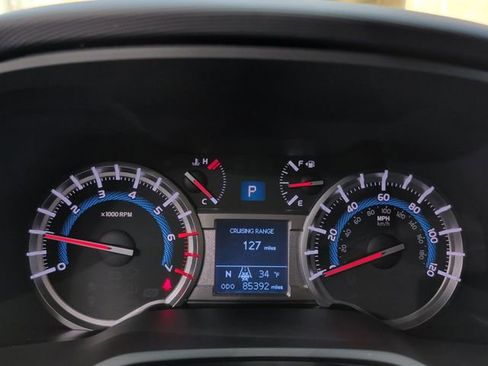 Used 2018 Toyota 4Runner TRD Off-Road image 17