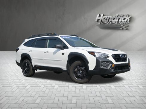 Used 2025 Subaru Outback Wilderness AWD/4WD image 2