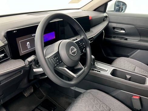 New 2025 Nissan Kicks SV w/ SV Premium Package image 15