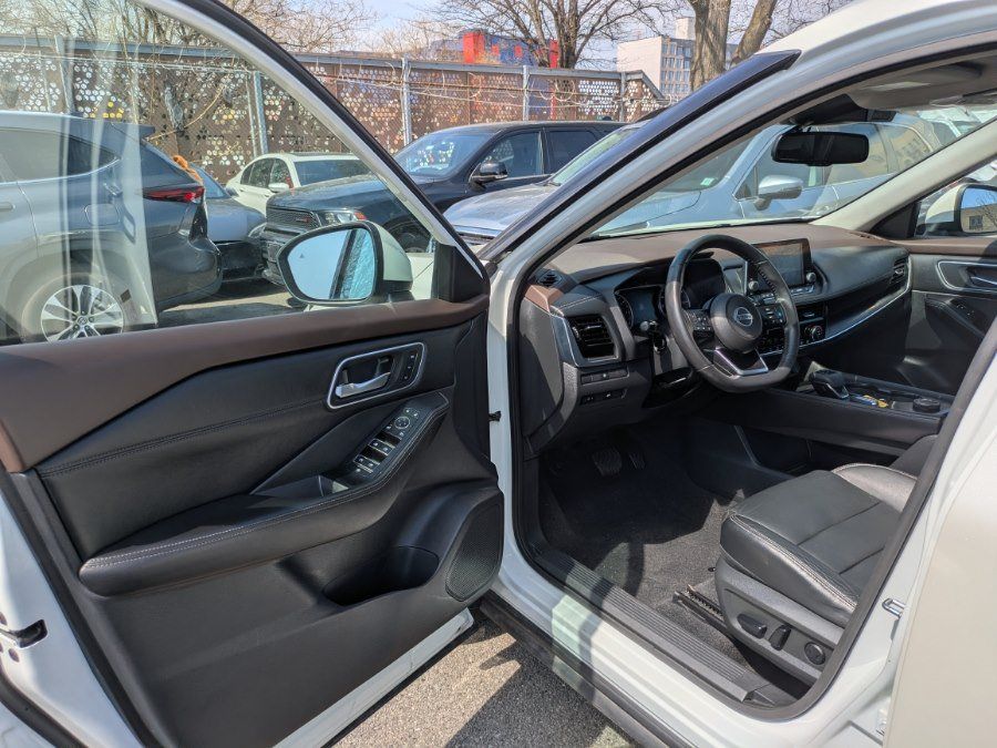 Used 2021 Nissan Rogue SL AWD/4WD image 9