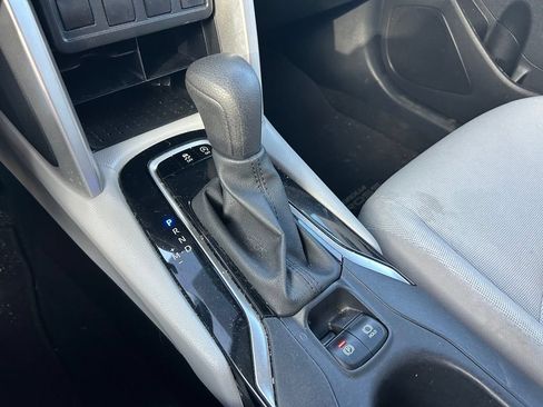 Used 2023 Toyota Corolla Cross L FWD image 27