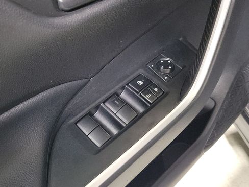 Used 2022 Toyota RAV4 LE AWD/4WD image 21
