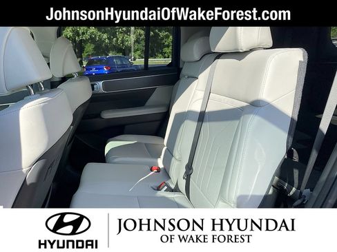 Used 2024 Hyundai Santa Fe SEL FWD image 13