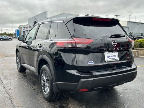 New 2026 Nissan Rogue SV AWD/4WD image 3