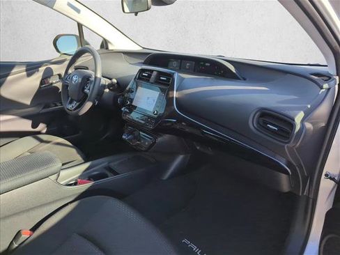 Certified 2021 Toyota Prius LE w/ Carpet Mat Package (TMS) image 25