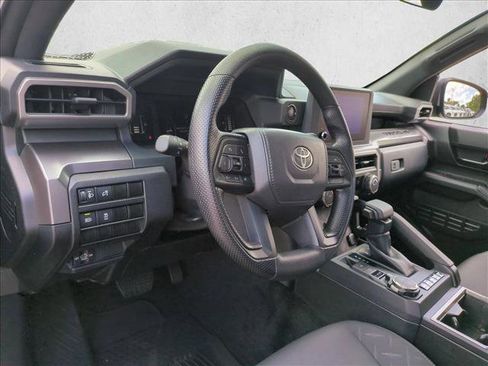 Certified 2024 Toyota Tacoma SR5 AWD/4WD image 10