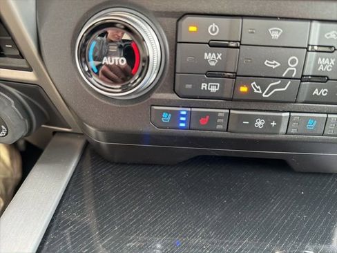 Certified 2021 Ford F350 Platinum image 40