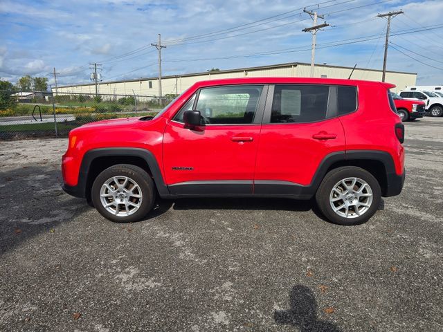 Used 2023 Jeep Renegade Latitude AWD/4WD image 7