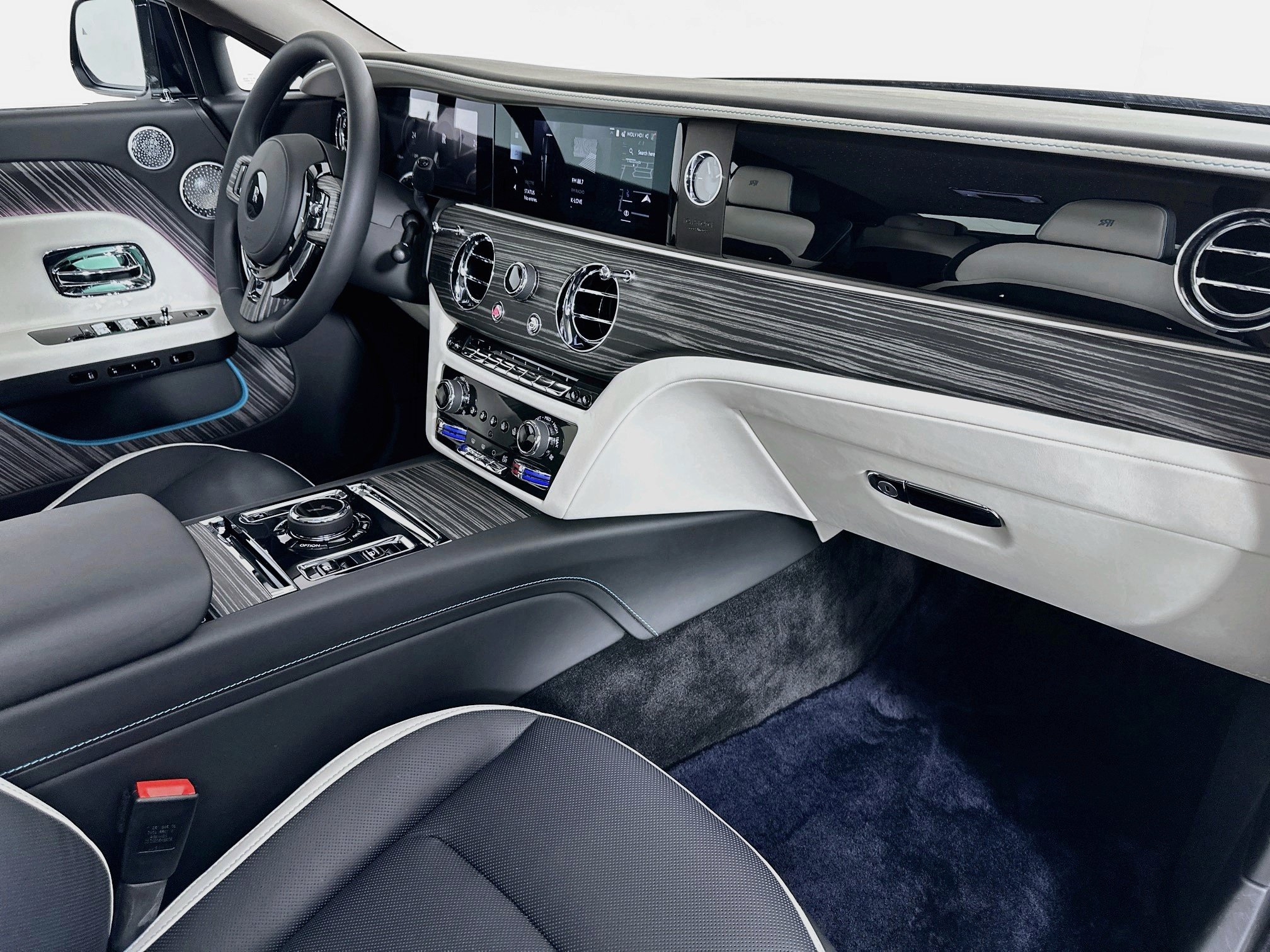 New 2026 Rolls-Royce Spectre w/ Spectre Enhancement Package AWD/4WD image 27