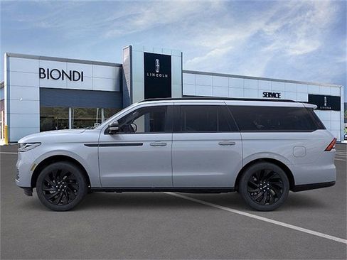 New 2025 Lincoln Navigator L Reserve w/ Jet Appearance Package image 3