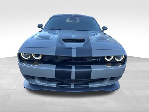 Used 2017 Dodge Challenger SRT Hellcat RWD image 2