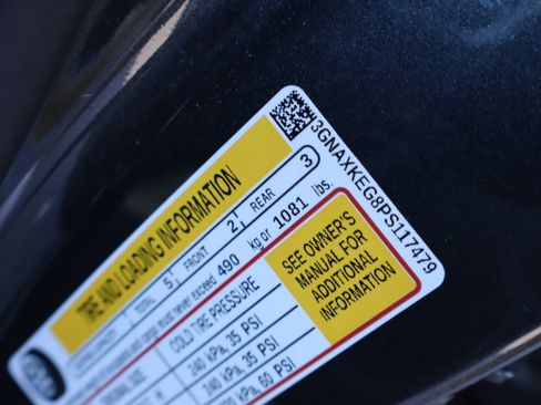Used 2023 Chevrolet Equinox LT FWD image 23