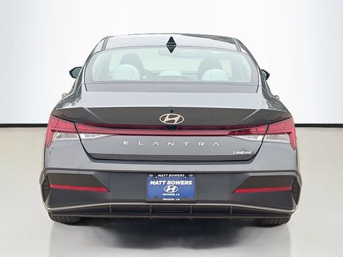 Used 2025 Hyundai Elantra Limited image 7