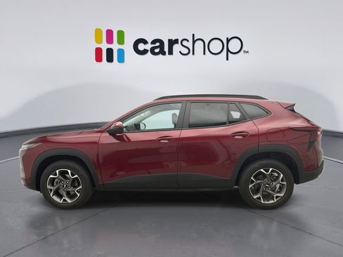 Used 2025 Chevrolet Trax LT w/ Driver Confidence Package FWD image 2