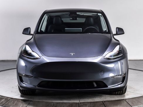 Used 2023 Tesla Model Y Long Range AWD/4WD image 9