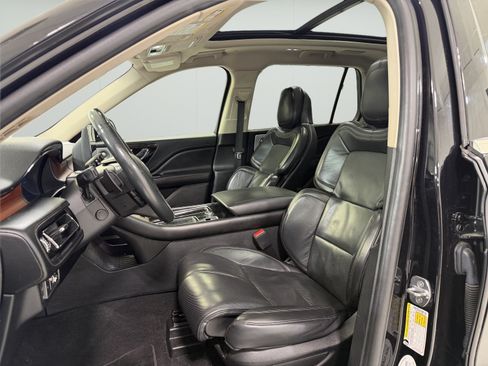 Used 2021 Lincoln Aviator Grand Touring w/ Equipment Group 302A AWD/4WD image 9