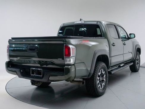 Used 2022 Toyota Tacoma TRD Off-Road w/ TRD Premium Off Road Package AWD/4WD image 5