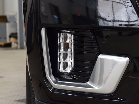 Used 2024 GMC Yukon XL Denali w/ Max Trailering Package image 14