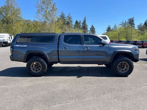 Used 2020 Toyota Tacoma TRD Off-Road w/ TRD Premium Off Road Package AWD/4WD image 7