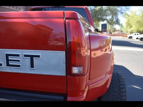 Used 1997 Chevrolet Silverado 3500 4x4 Extended Cab w/ Preferred Equipment Group 2 image 14