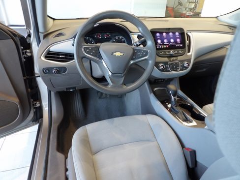 Used 2022 Chevrolet Malibu LT FWD image 14