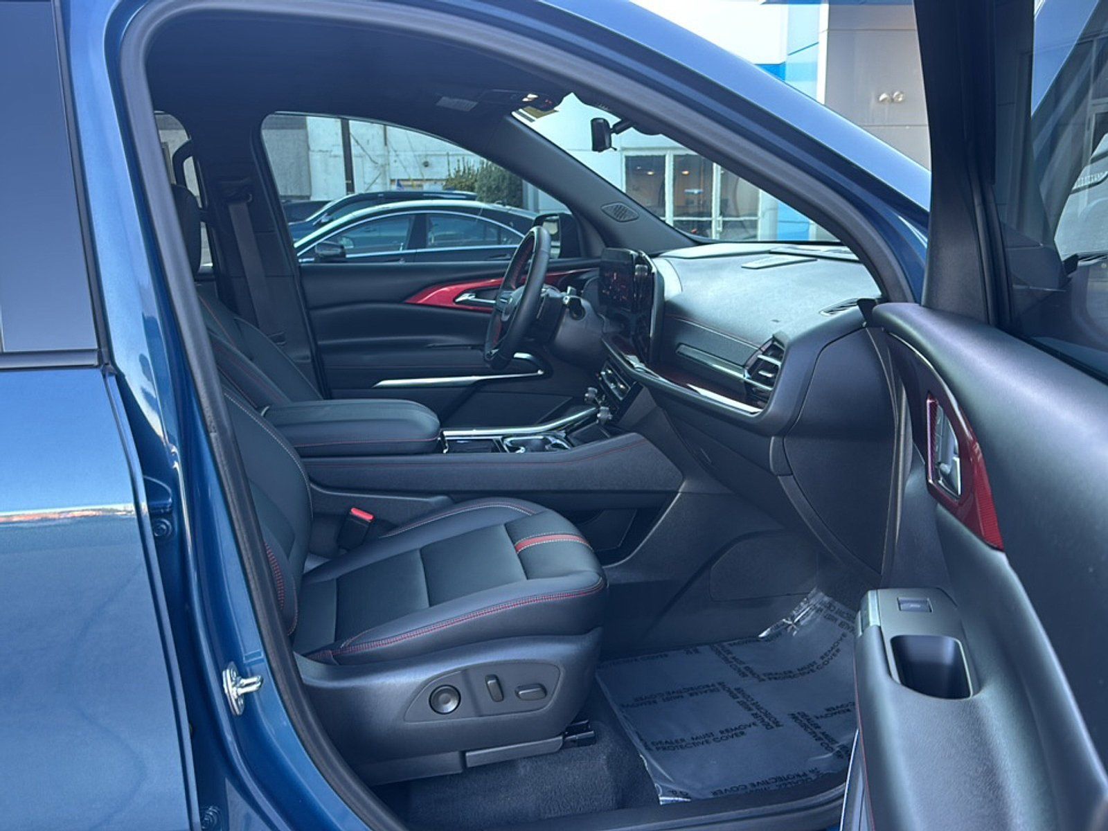 Used 2024 Chevrolet Traverse RS w/ LPO, Floor Liner Package AWD/4WD image 14