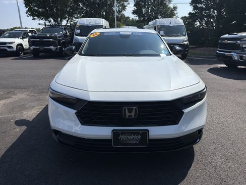 Used 2024 Honda Accord Sport image 3