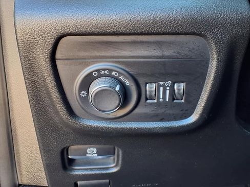 Used 2023 Jeep Grand Cherokee Laredo w/ Luxury Tech Group I image 16