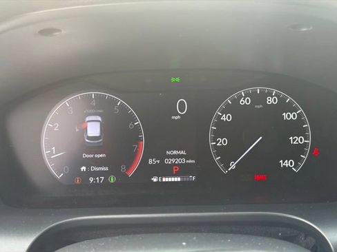 Used 2024 Honda HR-V LX image 1