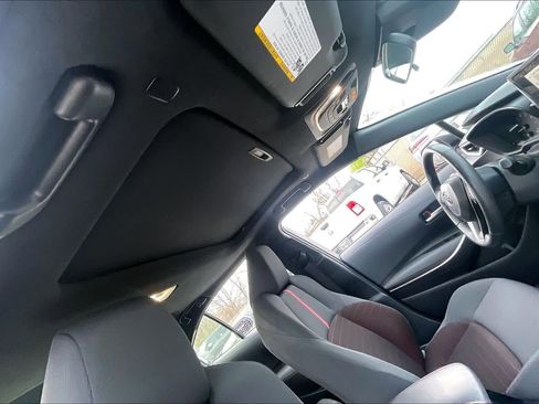 Used 2023 Toyota Corolla SE w/ SE Premium Package image 13