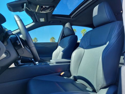 Used 2025 Lexus RX 350 Premium w/ Accessory Package (K3) image 27