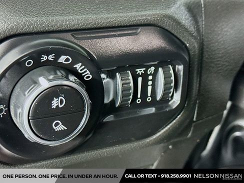 Used 2022 Jeep Gladiator Sport image 10