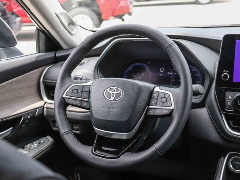 New 2026 Toyota Grand Highlander Limited image 18