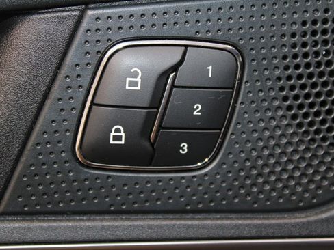 Used 2024 Ford Edge Titanium image 35