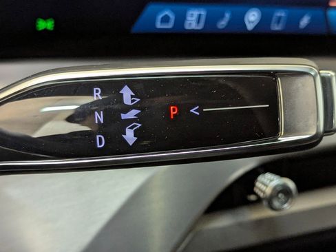 New 2026 Cadillac Vistiq Sport image 17