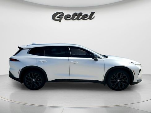 Certified 2025 Toyota Crown Signia w/ Advanced Technology Package image 4