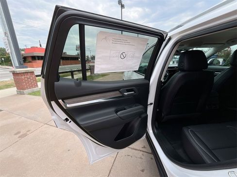 New 2026 GMC Terrain Denali w/ LPO, Floor Liner Package image 32