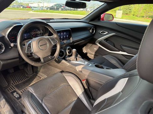 Used 2022 Chevrolet Camaro LT w/ Technology Package RWD image 12