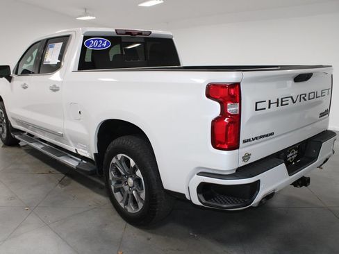 Used 2024 Chevrolet Silverado 1500 High Country w/ Technology Package AWD/4WD image 7