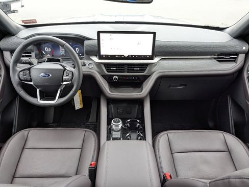 New 2026 Ford Explorer Platinum image 19
