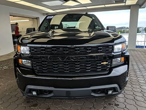 Used 2021 Chevrolet Silverado 1500 Custom w/ Safety Confidence Package image 2