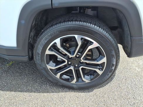 Used 2024 Jeep Compass Limited AWD/4WD image 4