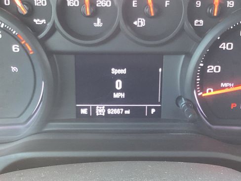 Used 2023 Chevrolet Silverado 1500 Custom image 3