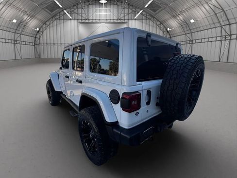 Used 2020 Jeep Wrangler Unlimited Sahara AWD/4WD image 5