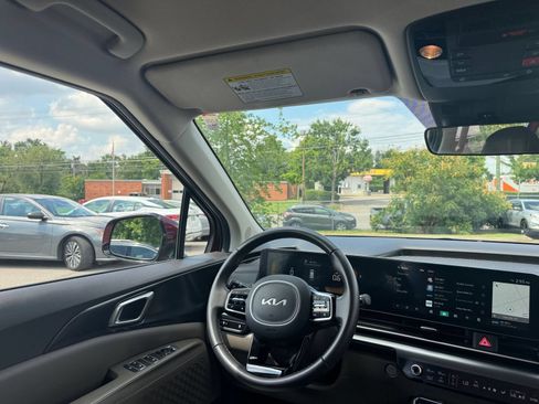 Used 2026 Kia Carnival FWD image 37